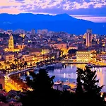 A Quiet With Balcony In About 15 Minutes Walk From The Old Center And Daire