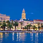 A Quiet With Balcony In About 15 Minutes Walk From The Old Center And
