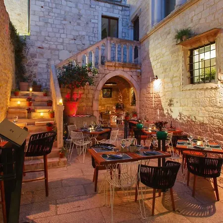 A Quiet With Balcony In About 15 Minutes Walk From The Old Center And Daire
